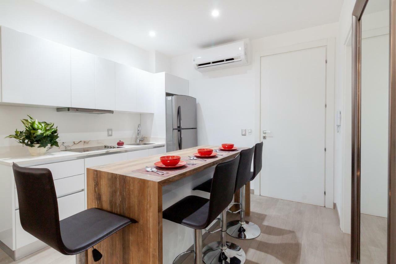 Trendy Designer In The 5th Avenue Apartamento